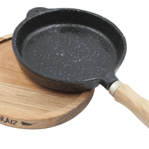 Jachal. Provoletera enlozada con mango y plato de madera - 18 x 18 x 5 cm